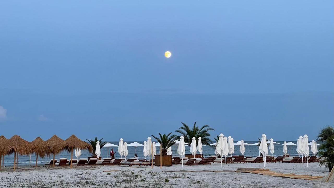 Năvodari Seaview Deluxe Double Studio - Beachfront Resort מראה חיצוני תמונה